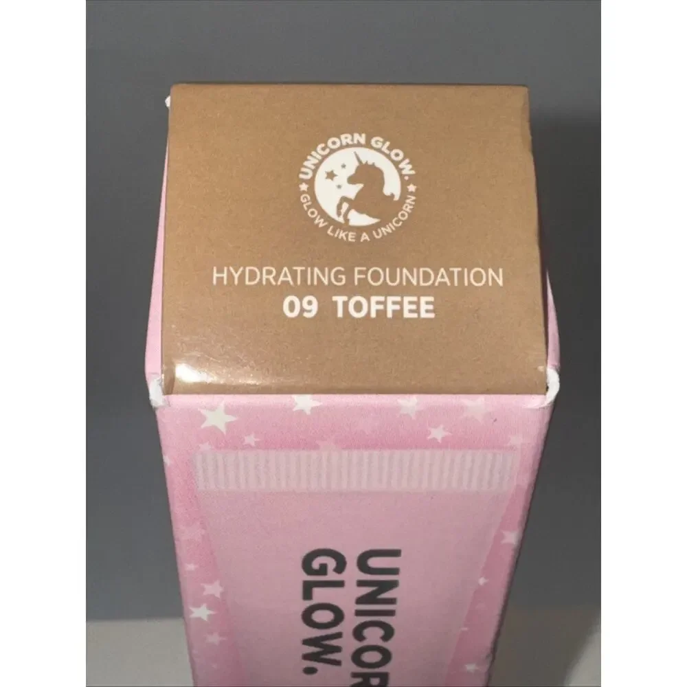 Unicorn Glow Hydrating Foundation 11 Nutmeg Medium Full Coverage 30g